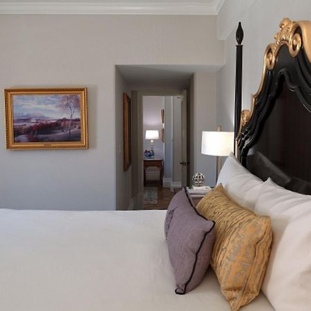 Hotel Viking Newport Buitenkant foto
